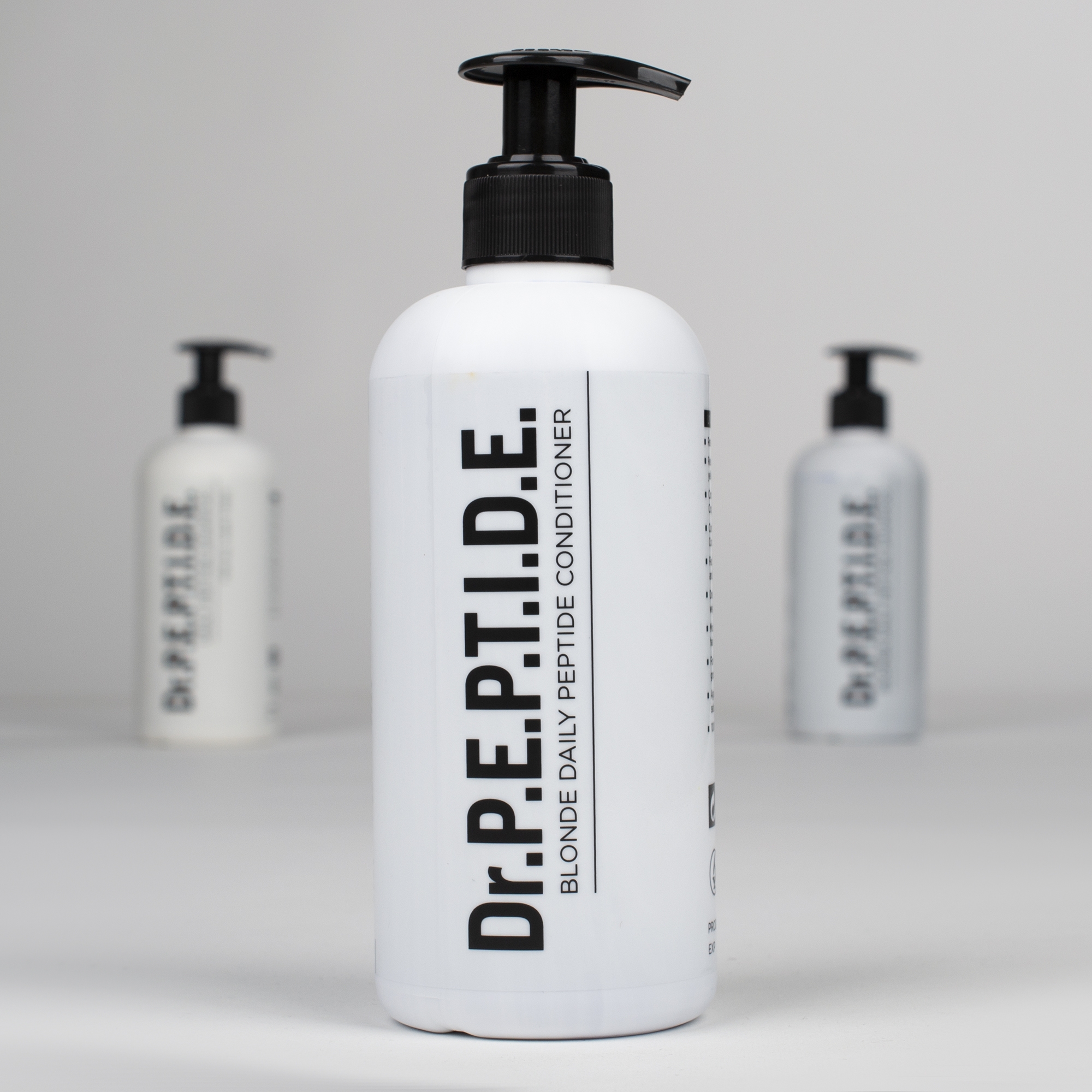 Blonde Daily Peptide Conditioner Dr.P.E.P.T.I.D.E. - тонирующий кондиционер для светлых волос с пептидами Blonde Daily Peptide Conditioner Dr.P.E.P.T.I.D.E. - тонирующий кондиционер для светлых волос с пептидами