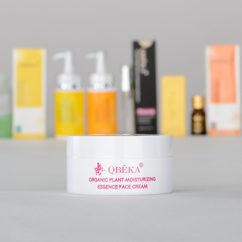 Крем органічний для обличчя Organic Plant Moisturizing Essence Face Cream Крем органічний для обличчя Organic Plant Moisturizing Essence Face Cream