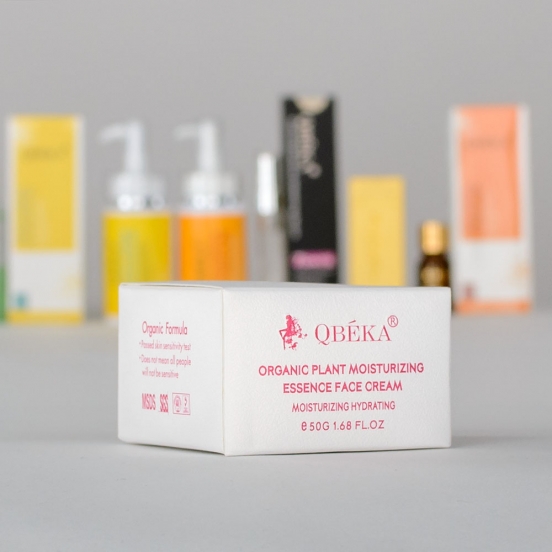 натуральний крем для обличчя Organic Plant Moisturizing Essence Face Cream